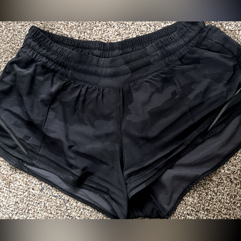 Lululemon Black Camo Hotty Hots!